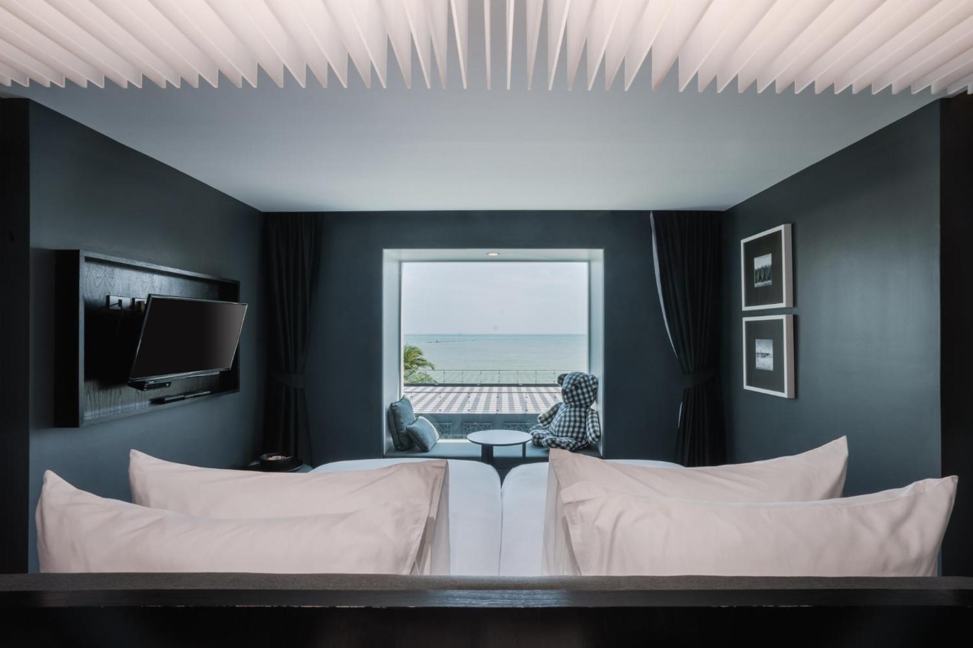 Foto Hotel Phuket Beachfront Exterior foto Deluxe Ocean View